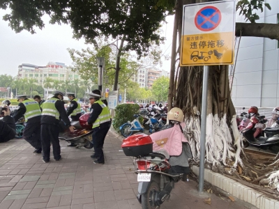 违停拖车、贴“牛肉干”！梅州交警蜀黍不跟你开玩笑！