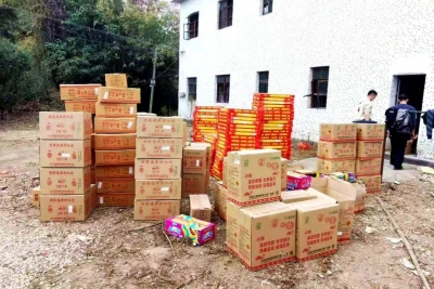 胆忒大！梅县一男子非法储存147件烟花爆竹，被行拘了