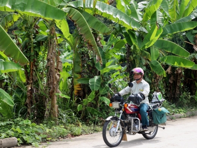36年百万里“邮路”：他让乡间邮路成为群众了解山外世界的“绿色通道”