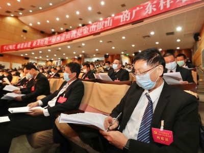 聚焦全会丨脱贫攻坚任务全面完成！5年新增城镇就业人数12.9万人