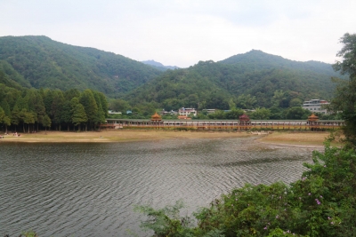 行走梅江丨群山苍翠枫林湾