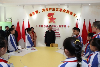 曾永祥到丰顺汤坑镇第一中心小学上思想政治理论课