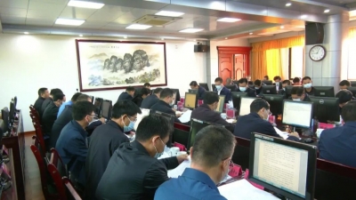  周小勇主持召开平远县政府常务会议