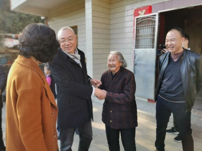 省统计局局长杨新洪来梅走访慰问百岁老人