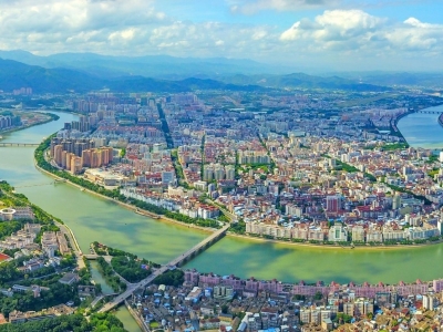 聚焦全会丨把握好“十四五”的重点任务