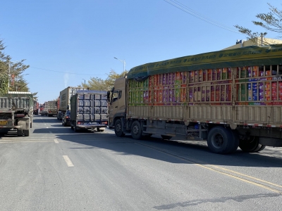 国道变成停车场？G235线丰顺大塘村路段大堵车，原因竟是...   