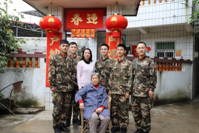 “张妈妈，兵儿子来看您了！”武警梅州支队组织官兵看望慰问驻地拥军老人