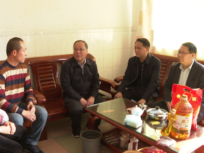 余其豹看望慰问离休干部、老党员、困难党员