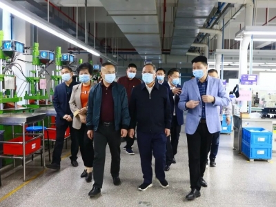 余其豹：进一步深化暖企行动 推动兴宁经济高质量发展