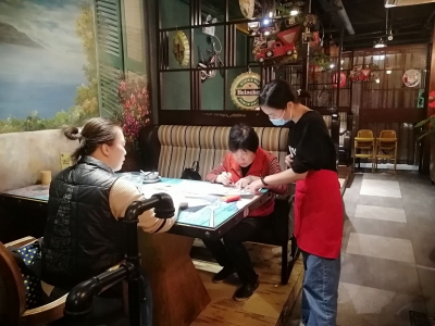 倡导“适量点餐”，提醒客人打包...践行“光盘行动”他们是认真的！