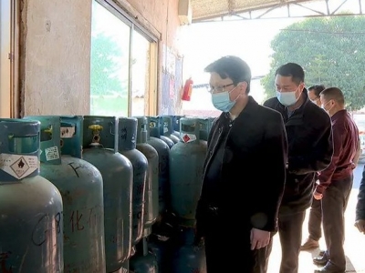 刘鸿涛：压紧压实责任 坚决筑牢安全生产和森林防灭火防线