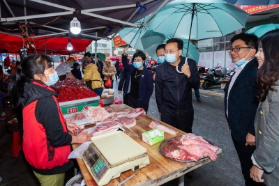 张爱军检查市场供应、春运和疫情防控工作：全力做好疫情防控和服务保障工作