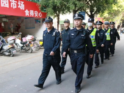 赞！这里的民警巡逻队“路见不平，把路填平”