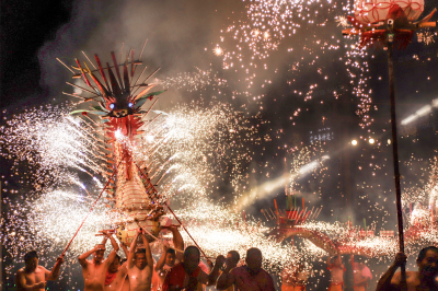 就在今晚，抖音搜“梅州网”！与丰顺大宝山《千年火龙》一起“云”过年！