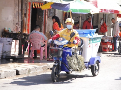 时评丨坚守岗位者是节日最美“风景”