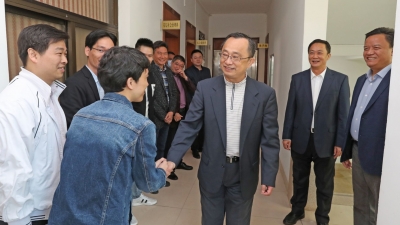 陈敏走访慰问机关干部职工时寄语：焕发精气神  再创新业绩