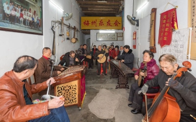 平均年龄超65岁！他们在梅城这条老街与汉乐结缘...