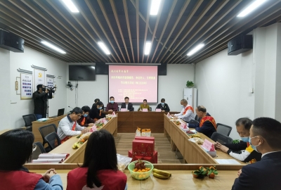 传递暖心关怀~梅江区慰问道德模范等先进典型