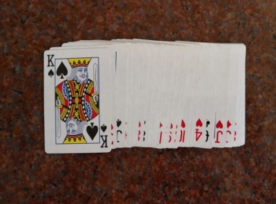 在文化广场参与“打封闭”“鱼虾蟹”赌博，这2人拘了!