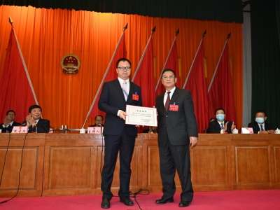 周小勇当选平远县县长