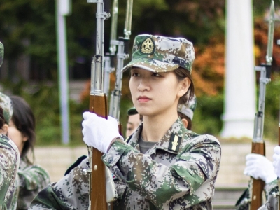 退伍女兵返校续写绚丽篇章！嘉应学院谭宝怡获“中国大学生自强之星”奖学金