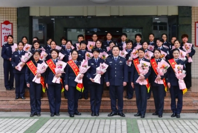 梅江分局召开妇女节座谈会：勇立时代潮头，展现巾帼风采