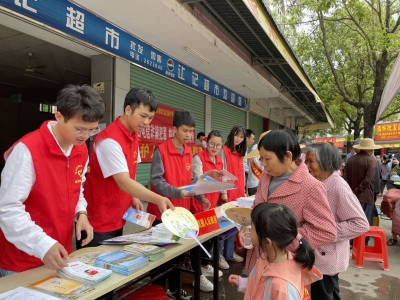 传承雷锋精神 迎接建党百年！3月，梅县区的志愿者们一起学雷锋做志愿