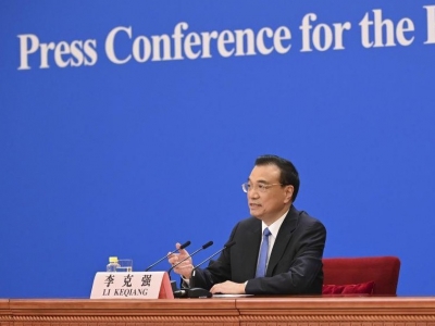 李克强总理出席记者会并回答中外记者提问