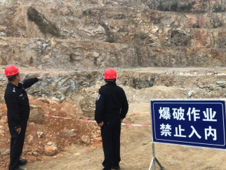 炸药1248公斤、雷管8737发...五华警方组织销毁一批危爆物品