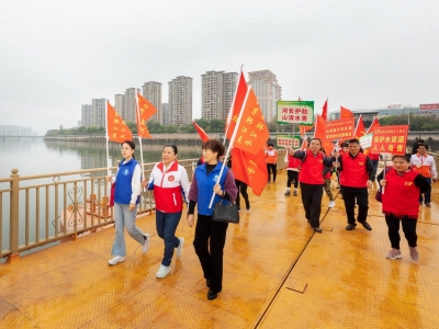 守好一江碧水 保护梅江母亲河！他们在行动...