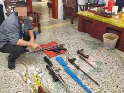 为满足个人爱好，男子在家中私自制枪，抓！
