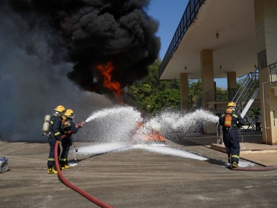 五华一“火”车驶入加油站，危急时刻，他们上演了一场“教科书式”灭火！ 