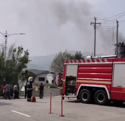 黑烟滚滚！梅江区一工厂发生火灾，室内消防栓无法使用...