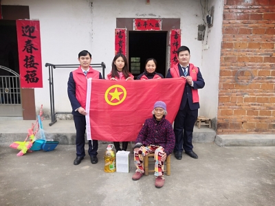 “请叫我雷锋”！平兴公司组织各党团年轻“红马甲”交温暖“答卷”