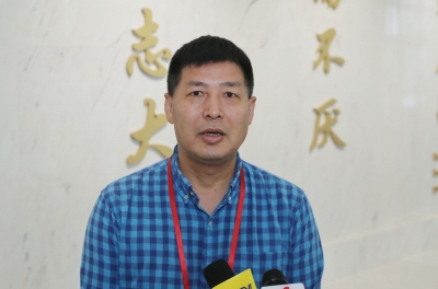 广东省数学会副秘书长、广州大学研究生院常务副院长唐春明：  更重视数学基础教育，培育高端数学人才