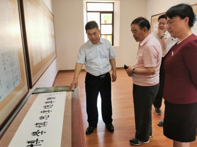 叶新福夏霓霓伉俪为梅州市希望基金会捐赠200万元
