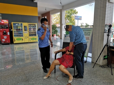 服务区下腹出血不止，危急时刻生死救援接力上演…