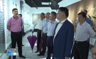 吴晖、朱少辉率队到五华县创业孵化园、黄狮新村检查“三项工程”工作