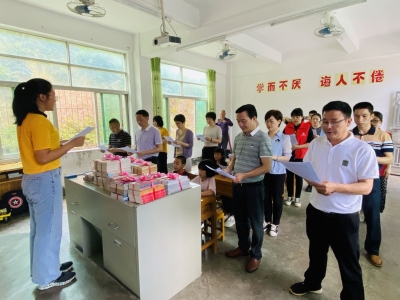 共读半小时！世界读书日，乡村孩子们获得的不仅有书，还有...