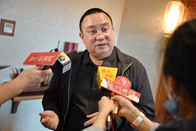 省总商会副会长、阳江十八子集团公司董事长李积回：希望阳江十八子刀具能陪客家菜走遍天下