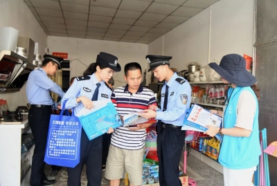 办业务还能“收礼”，五华河东派出所这波操作很贴心！