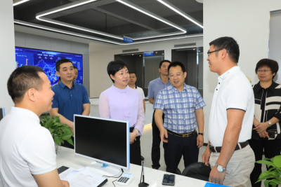 钟秀堂率队考察知识产权运营中心项目