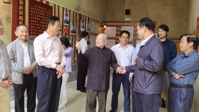 九旬革命先辈再次踏上奋战过的红色热土！在丰顺马图村，他讲起了这往事…