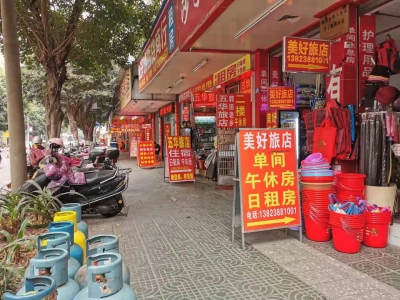 广告牌、摩托车，连煤气瓶都来“凑热闹”！梅城“马路市场”乱象何时休？ 