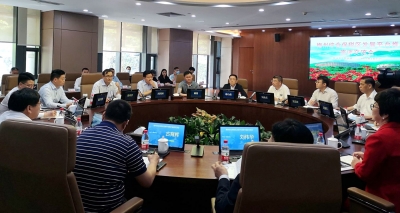 曾尚忠一行赴深圳开展招商活动：向深企抛出橄榄枝 为综保区引来金凤凰