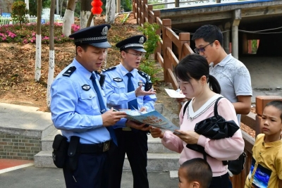 清明假期，你与这群忙碌的身影相遇了吗？