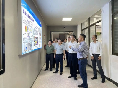 省工信厅一行来梅开展活动：重温入党誓词 现场调研企业