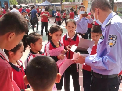 反邪教 进基层 入人心！梅江区政法机关联合多部门开展反邪教警示教育系列宣传活动