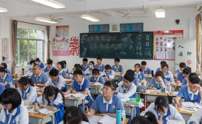 高考余额不足50天！“新高考”今年首考，备考进度如何？老师学生这样说...