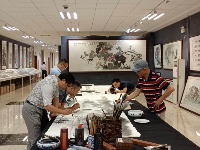 “以长卷的形式，把红色的印记记录下来”！梅县区举行《梅县红》红色人文国画长卷写生采风活动